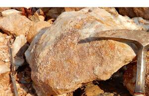 avzminerals.com.au